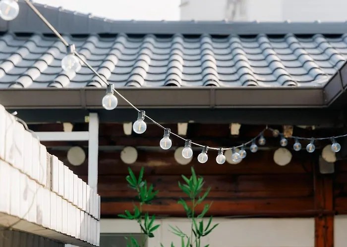 Hanok Private House With Frond Yard Daire Seul