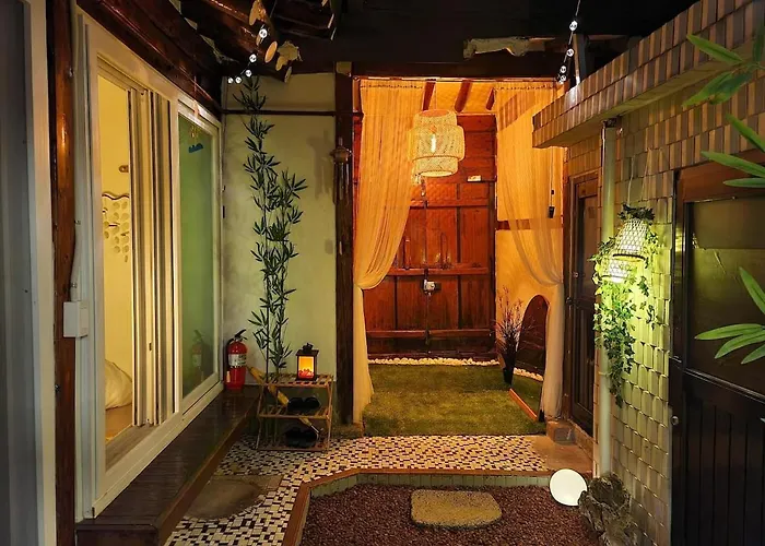 Hanok Private House With Frond Yard Daire *
