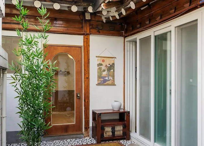 Daire Hanok Private House With Frond Yard *