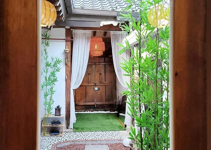 Daire Hanok Private House With Frond Yard *